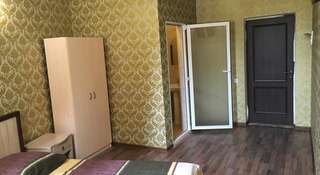 Гостиница Guest house on pereulok Pionerskiy 4V Новомихайловский Двухместный номер Делюкс с 1 кроватью и ванной-1