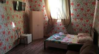 Гостиница Guest house on pereulok Pionerskiy 4V Новомихайловский Двухместный номер Делюкс с 1 кроватью и ванной-4